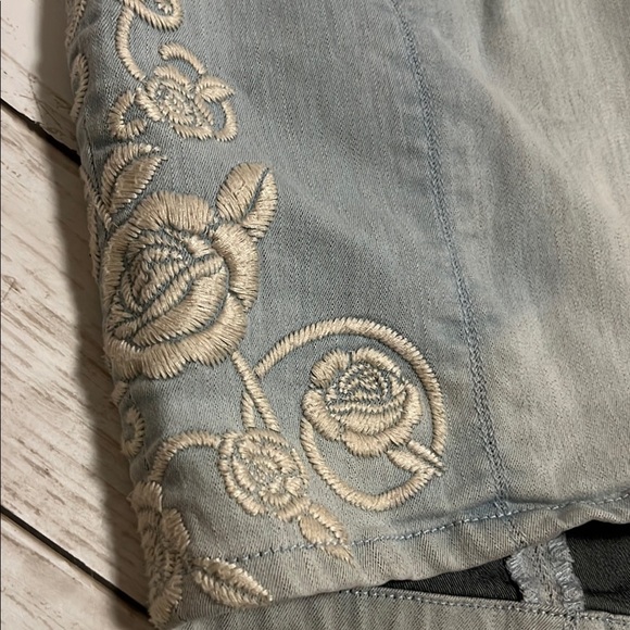 Kimichi Blue Embroidered Denim Women Shorts 4 - Picture 3 of 6
